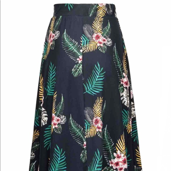 Floral Print Button Placket Midi Skirt- Navy Floral - Picture 4 of 4